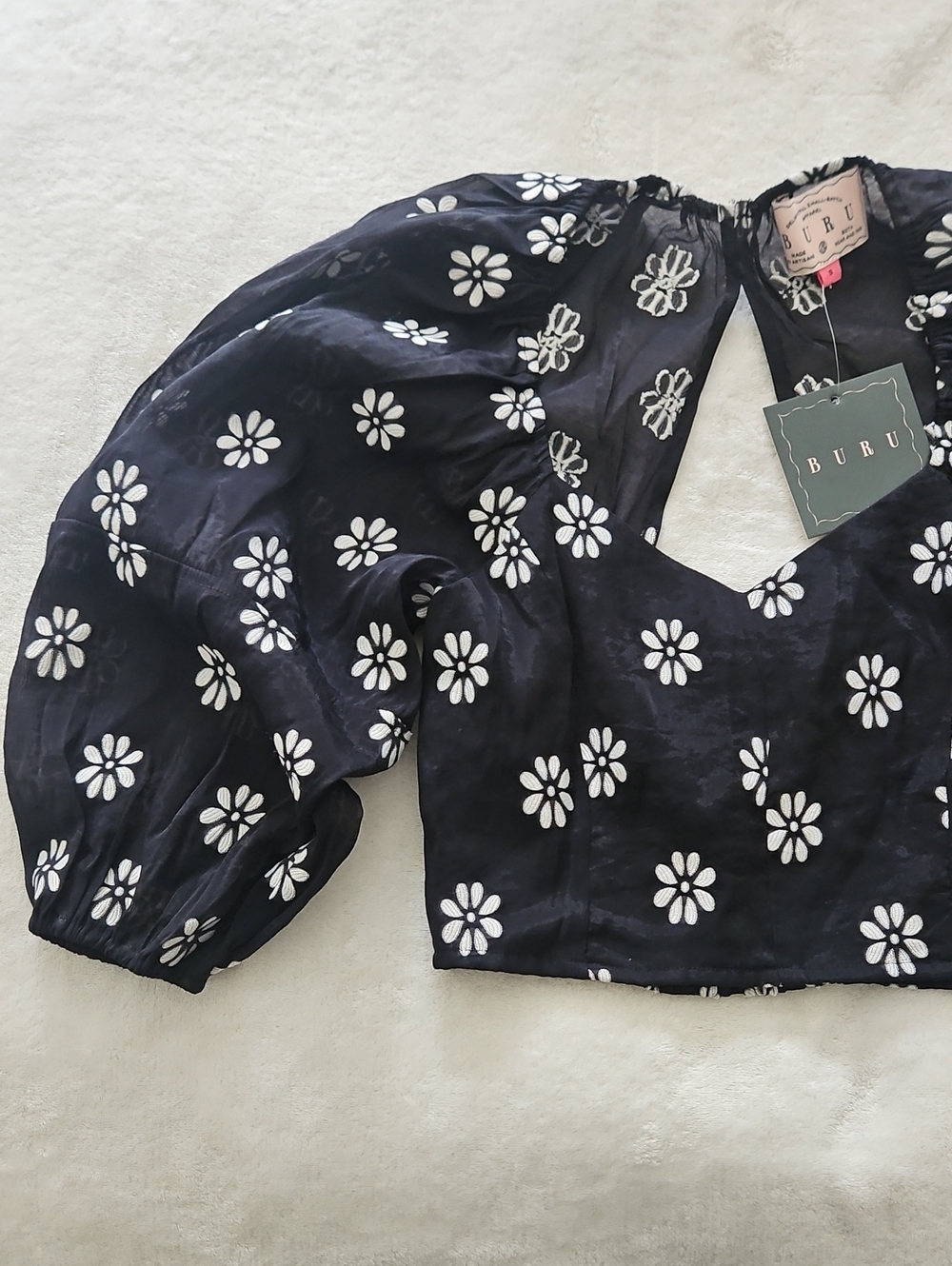 BURU Balloon Sleeve Sweetheart Neck Bustier: Black W/White‎ Flowers: Small